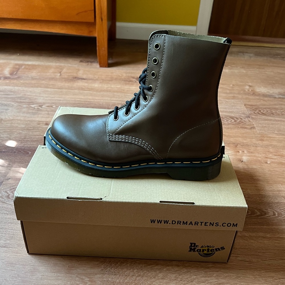 Dr Martens 1460 Olive smooth leather boots, womens size 10, new in box!